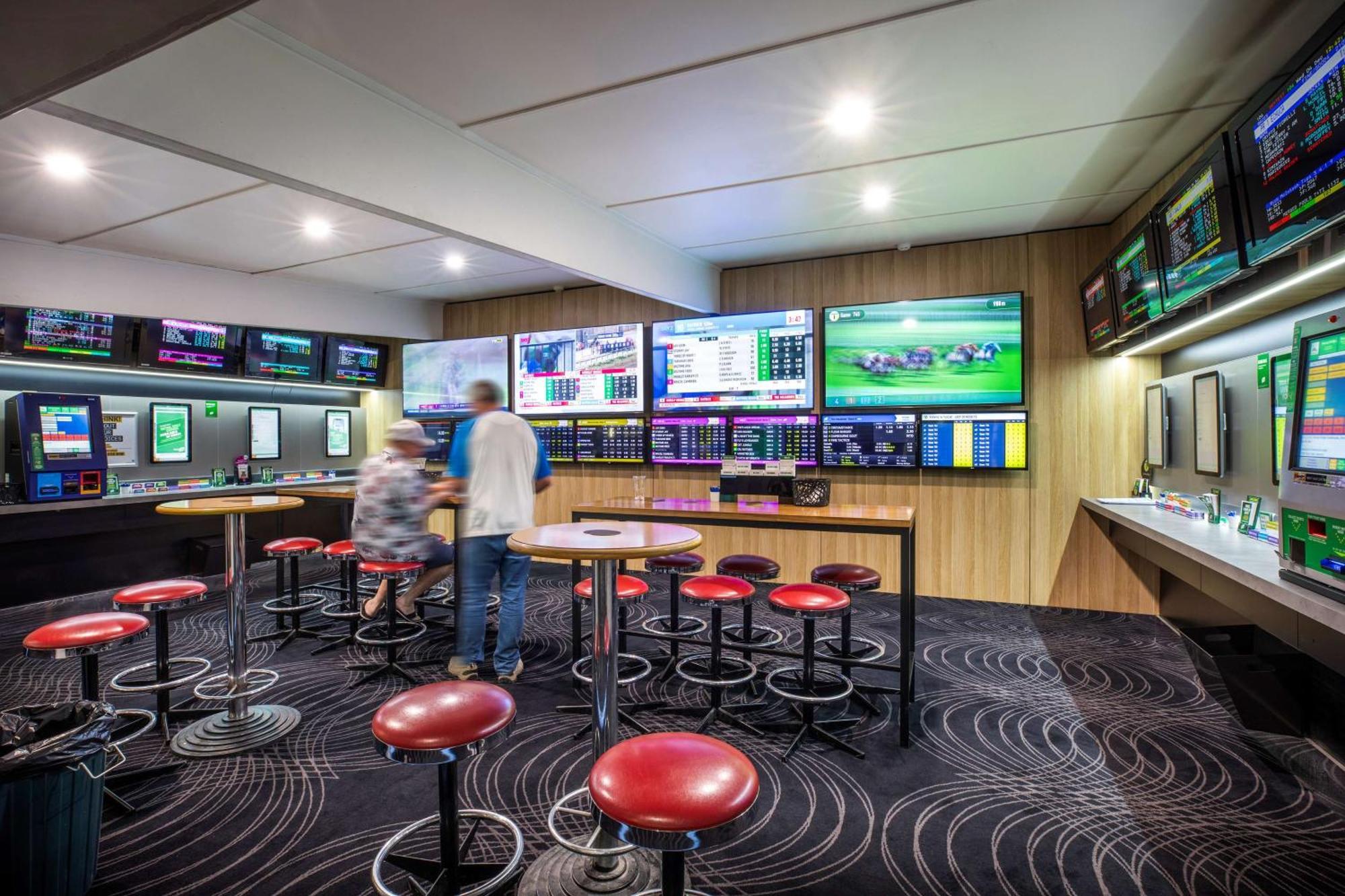 Nightcap At The Charles 3* Wollongong